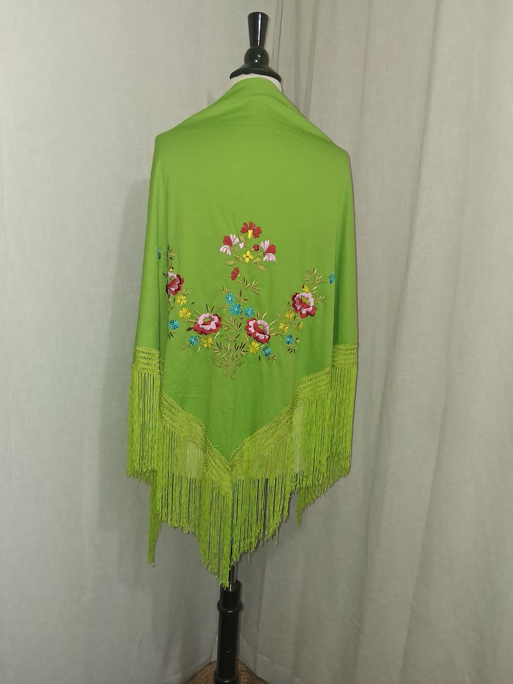 Vintage Lime Green Embroidered Fringe Shawl